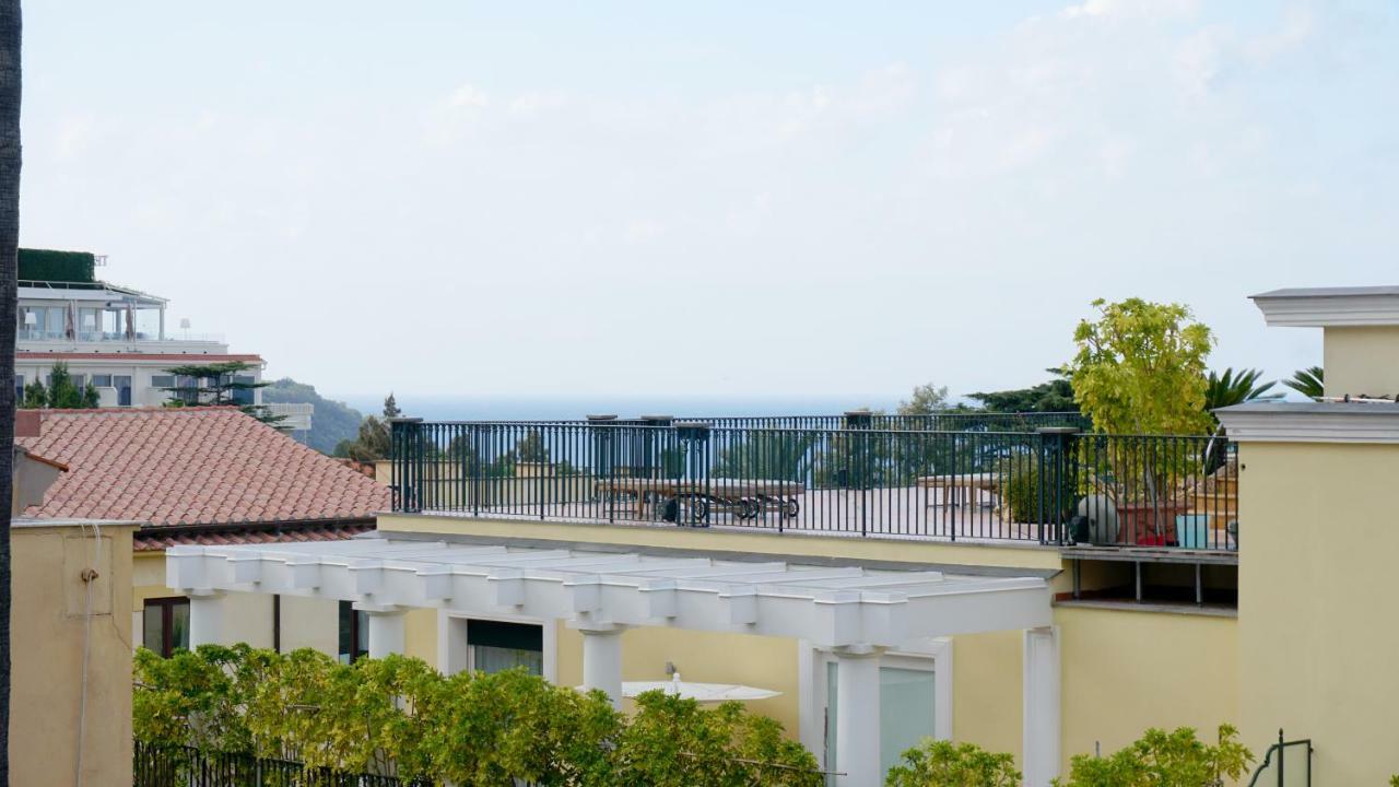 B&B Syrentum Sorrento Exteriör bild